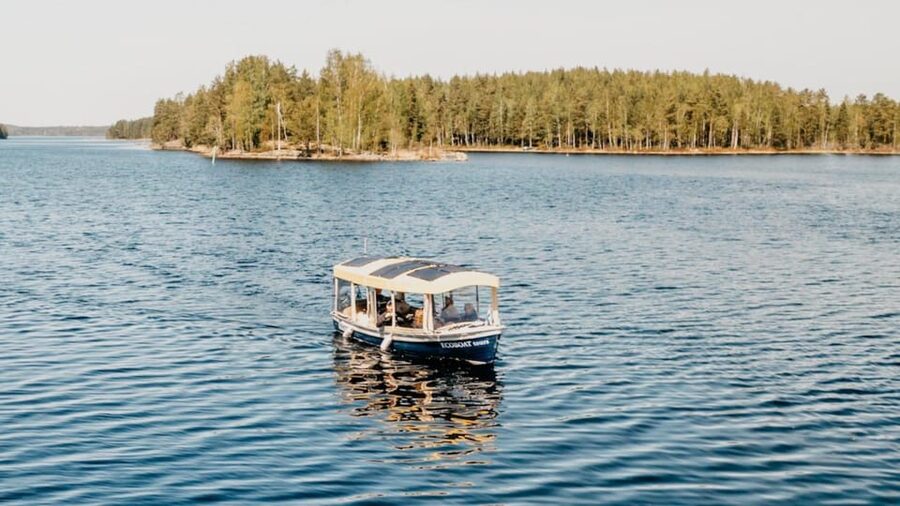 Lake Saimaa story cruise by Ecoboat in Puumala - Why the small boat changes the experience