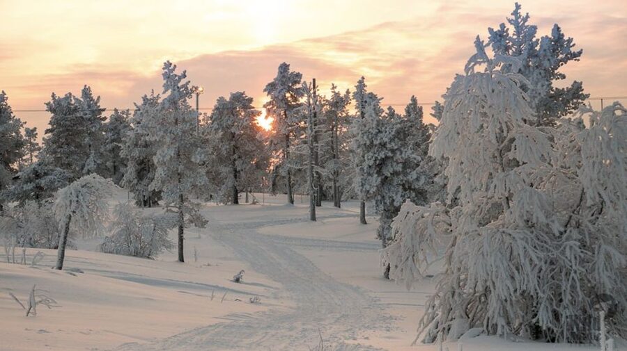Levi: 4 Hour Snowmobile Safari to the Fells in Levi - The first 105 minutes through snowy Sirkka