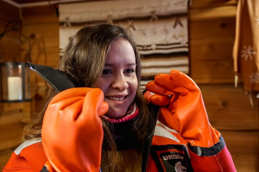 Levi: Arctic Ice Floating Adventure - Floating among snowy Arctic forests