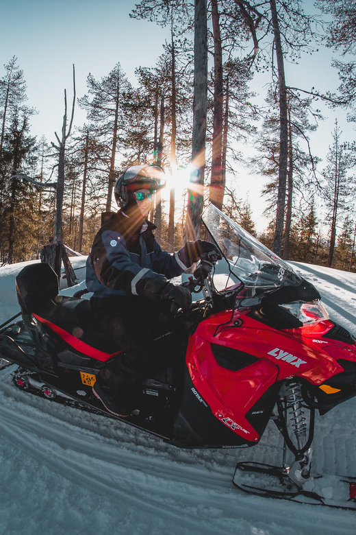 Levi: Easy Snowmobile Safari into the Nature - Leaving Levi behind on a snowmobile