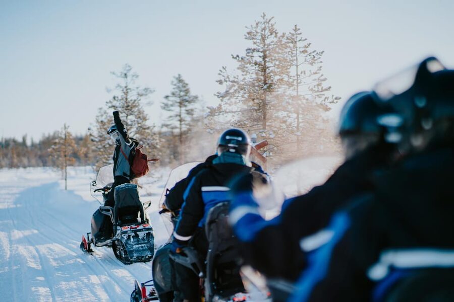 Levi: Husky and Reindeer Farm Visit with Snowmobiling - Who should choose this Levi tour?