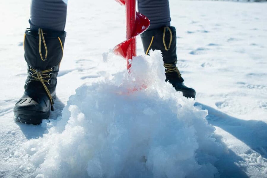 Levi Lapland: Arctic Ice-Fishing - Reaching the lake north of Levi