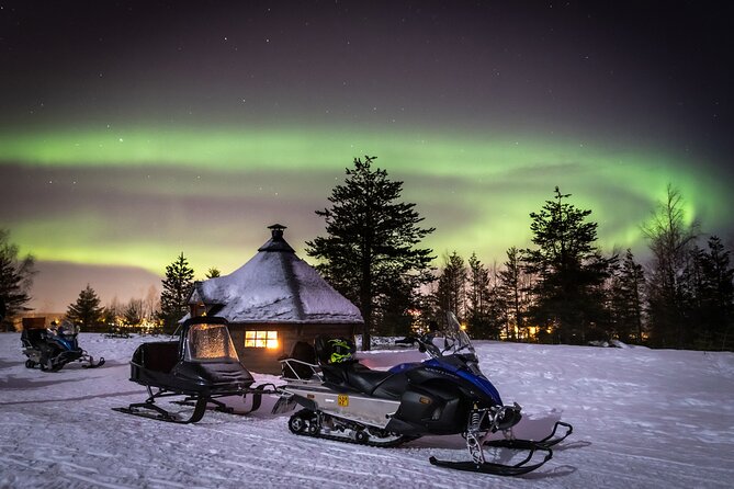 Levi Northern lights by snowmobile - Sharing a snowmobile and learning the controls