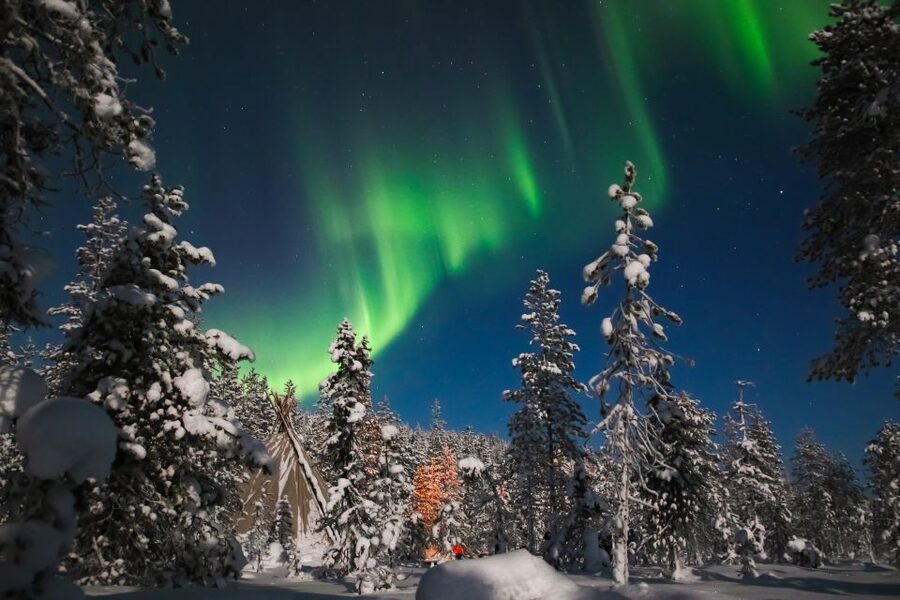 Levi: Northern Lights Campfire - Leaving Levi for a darker sky