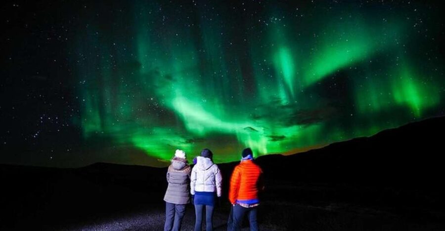 Levi: Northern Lights Hunt Including Campfire Snacks - A three-hour night in real Lapland