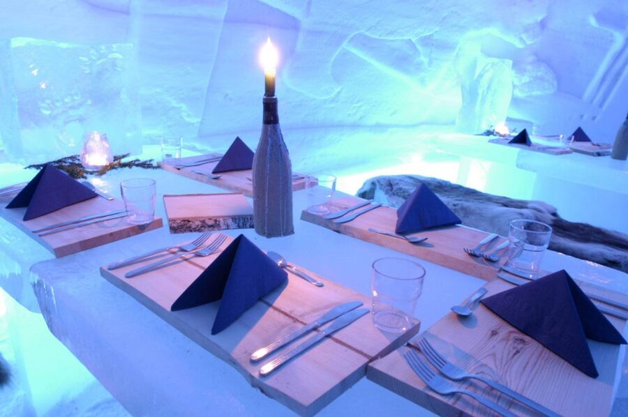 Levi: Snow Village Guided Tour - Entering the ice hotel and frozen rooms