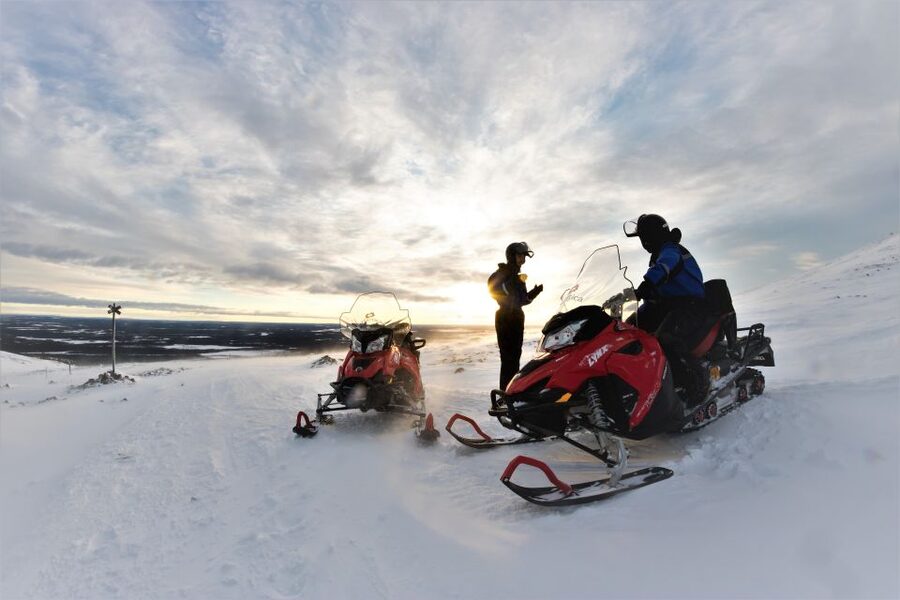 Levi: Snowmobile Safari for Adults - Quiet breaks with a hot drink