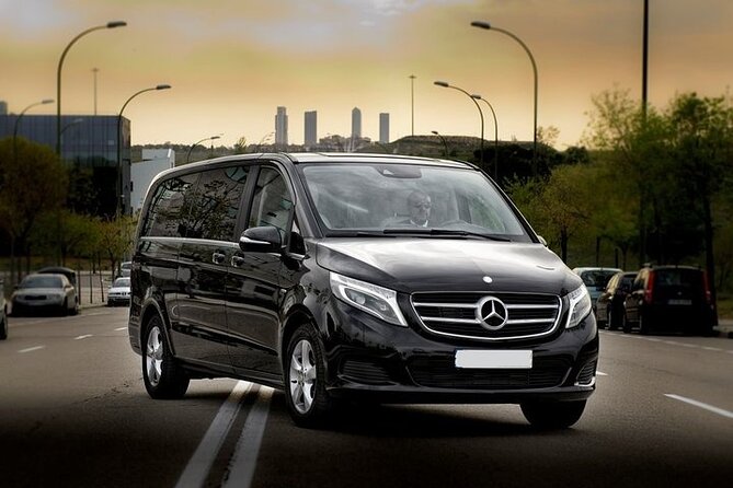 Minivan Departure Transfer Helsinki City to Helsinki Airport HEL - Helpful chauffeurs and the human side of the service