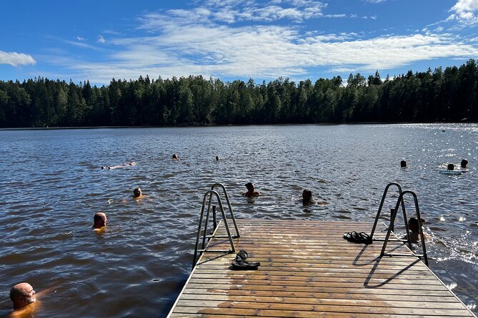 National Park Hike & Finnish Smoke Sauna Experience with Campfire Lunch - A 6-kilometer walk near Kuusijärvi