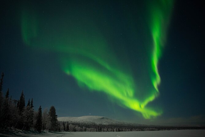 Northern Lights Hunting Photography Tour in Levi - Staying warm during the waiting time