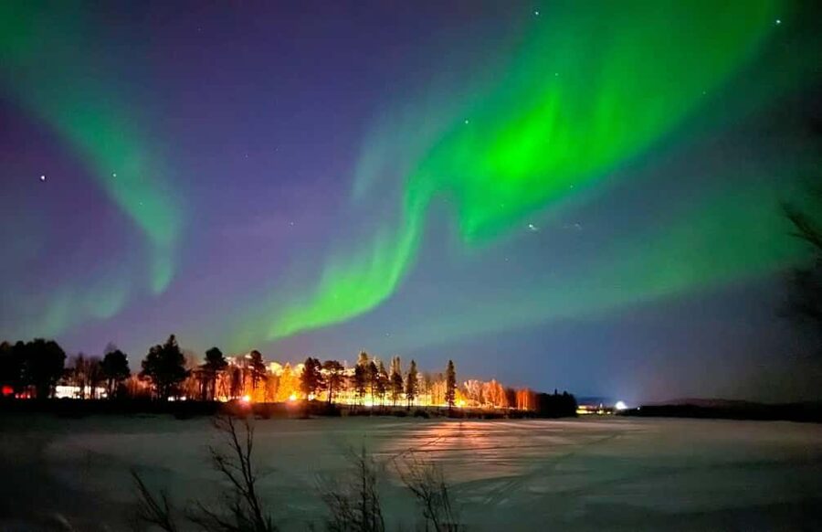 Northern lights private tour Rovaniemi - Hot juice, cookies, and practical comfort