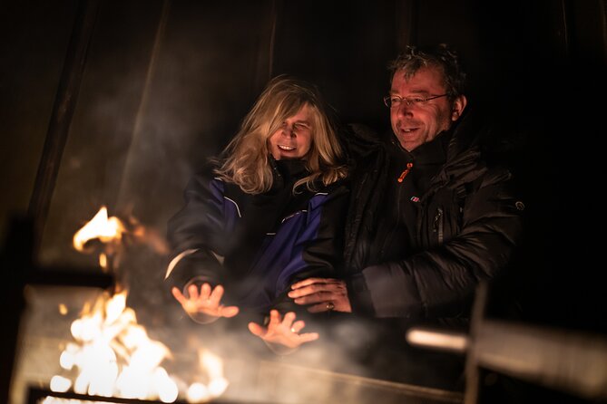 Northern lights tour to Lake Inari from Ivalo, Reindeers & Dinner - Waiting for the aurora beside Lake Inari