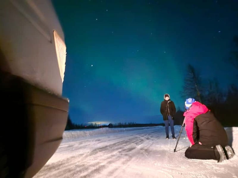 Oulu: Starguaranteed Northern Lights Mobile Chase - Photography, phones, and outdoor comfort