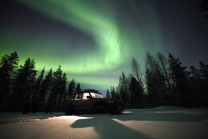 Private Group: Northern Lights Hunt 4x4 SUV with Aurora guarantee - Chasing clear skies beyond Levi