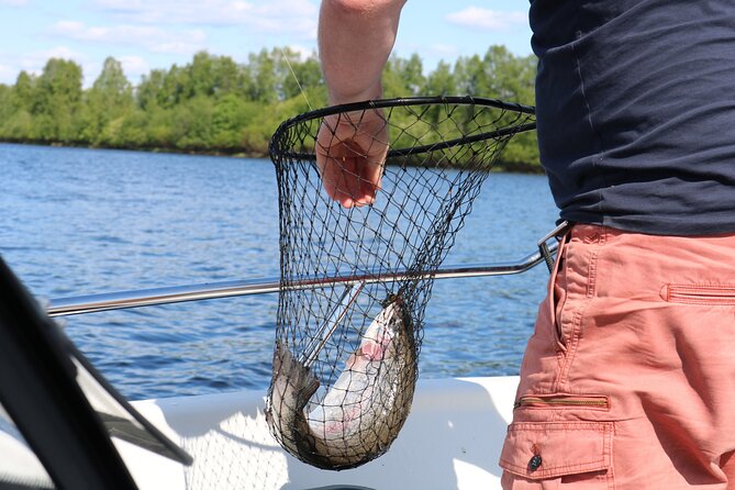 Private Guided Fishing Boat Tour in Rovaniemi - Helpful guides and a relaxed personal style