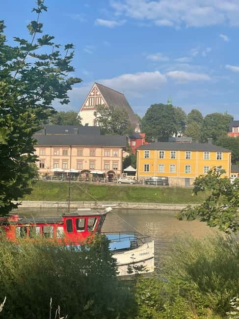 Private Medieval Porvoo by Car from Helsinki - Chocolate, handicrafts, and time to browse