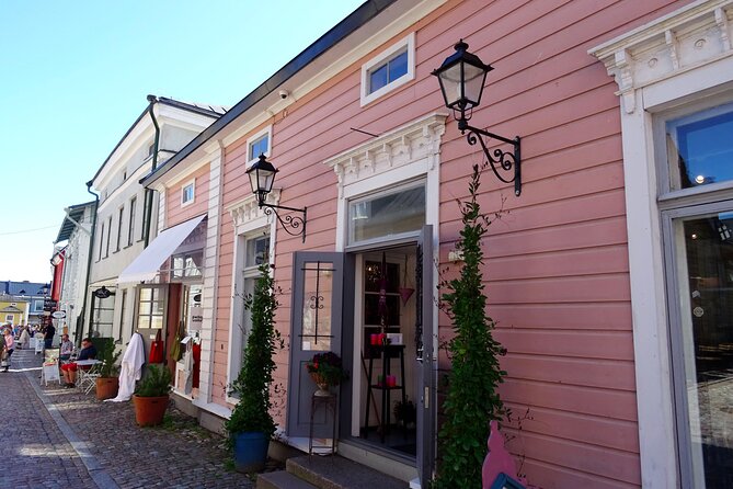 Private National Park and Porvoo Old Town tour from Helsinki - From Helsinki streets to Sipoonkorpi forest