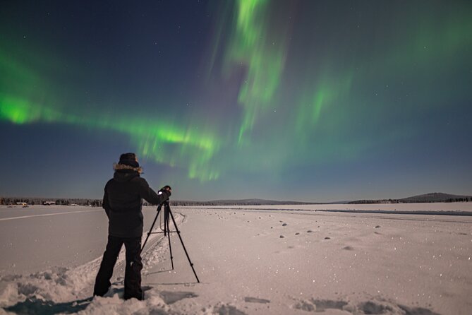 Private Northern Lights Photography Hunting - Fires, soup, and the human side of the night