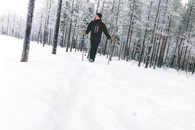 Private Snowshoeing Tour In Pyhätunturi With A Local Guide - Meeting at Luontotie 1 and planning the day