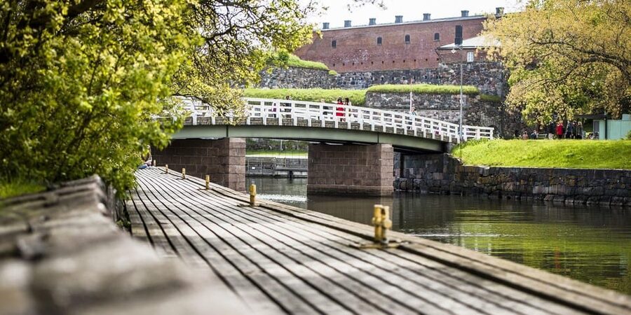 Private tour to Suomenlinna and Helsinki - The ferry ride changes the pace