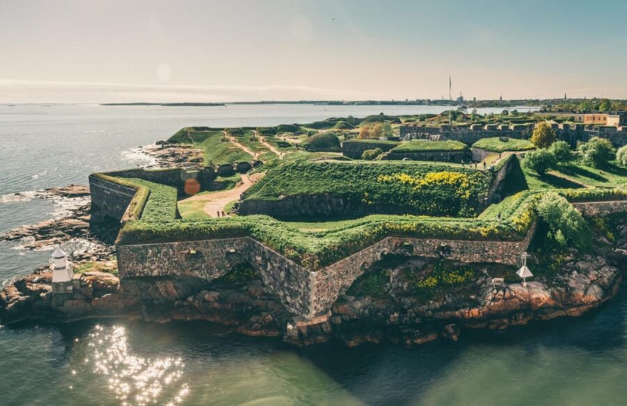 Private tour to Suomenlinna and Helsinki - English and Spanish guiding