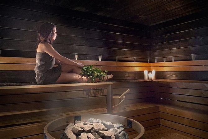 Private Traditional Lakeside Sauna with Midnight Sun - Why a Finnish sauna by the lake feels different