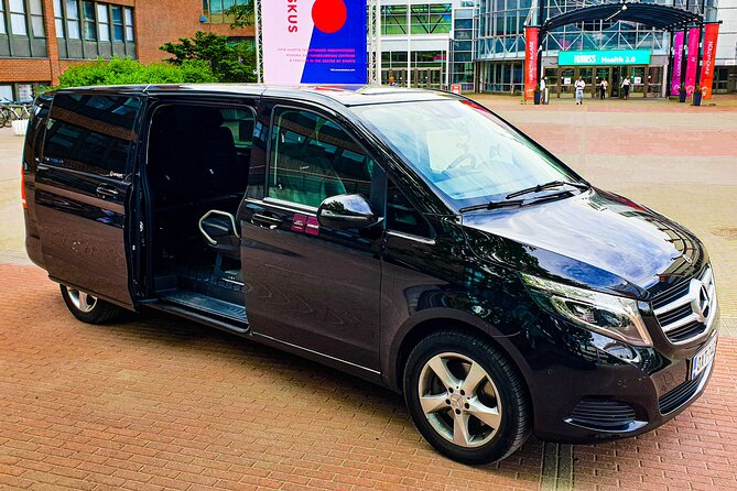 Private VIP Transfer from or to Helsinki Airport - A private ride instead of a Helsinki taxi scramble