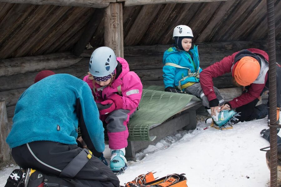 Pyhätunturi: Kid's Ice Climbing Adventure in Finnish Lapland - Who will enjoy this most