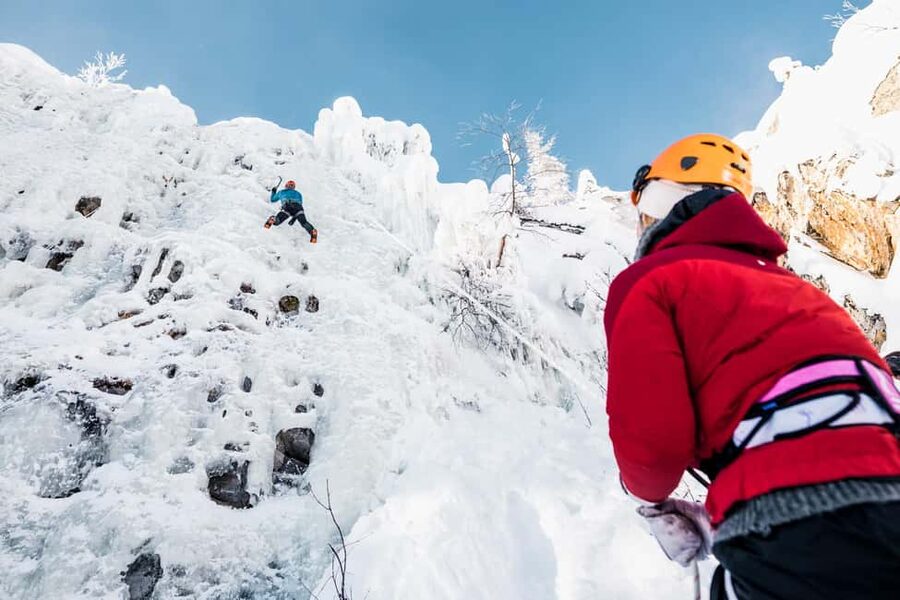 Pyhätunturi: Try Ice Climbing in Finnish Lapland - Meeting at Hotel Pyhätunturi