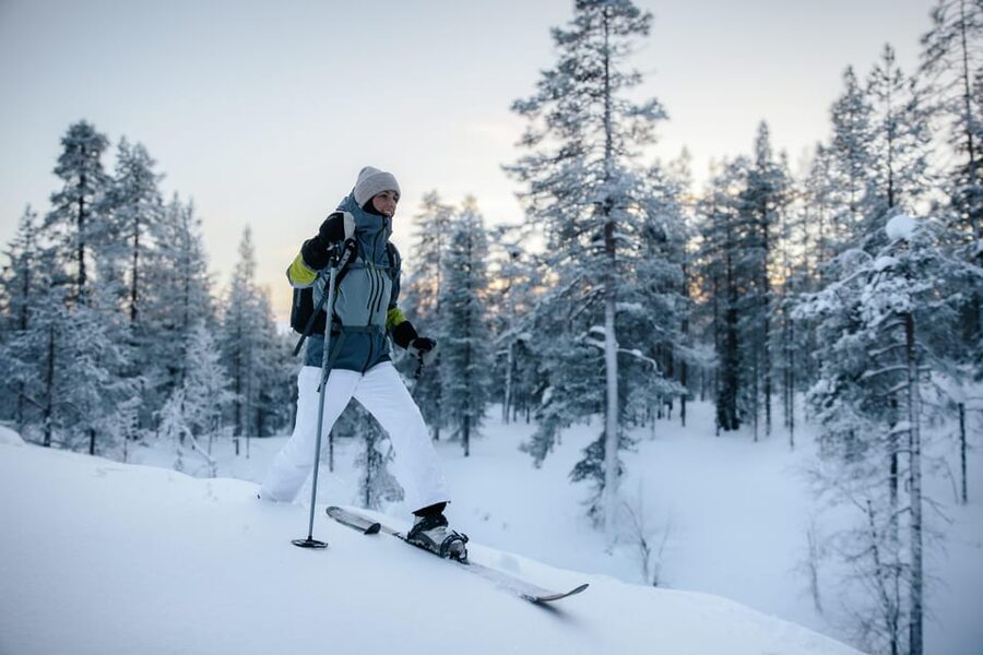 Pyhätunturi: Try Wilderness Skiing in Finnish Lapland - Learning to glide on Altai skis