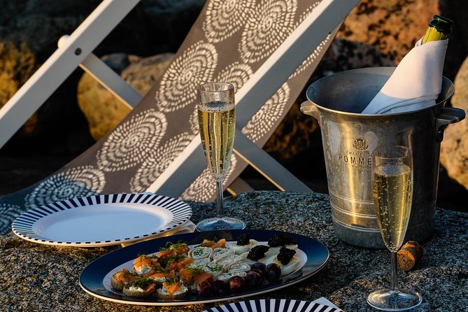 Redrib sunset lounge experience - The archipelago setting gives the evening its character