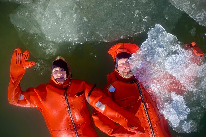 Redrib survival suit experience - Ice conditions make the experience more unusual