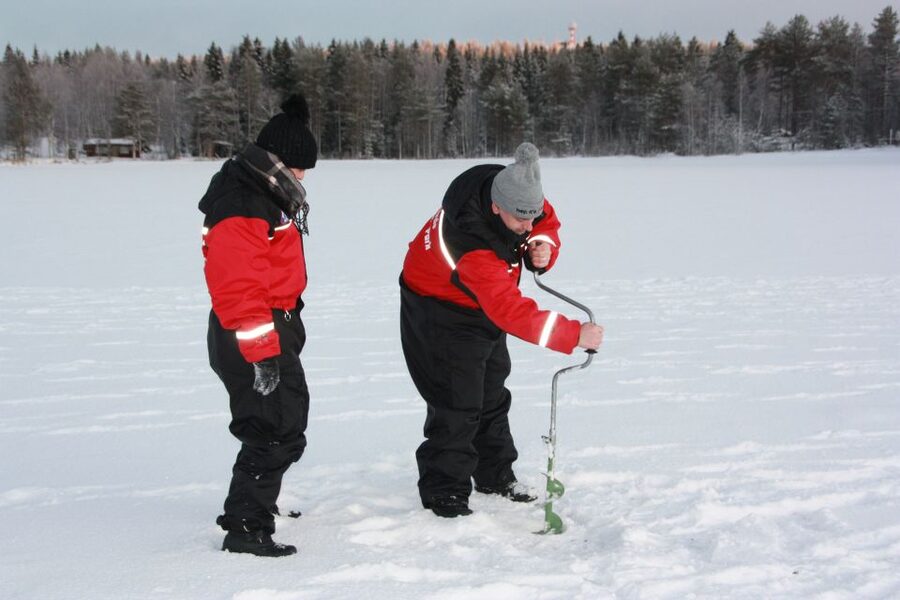 Rovaniemi: Arctic Circle Ice Fishing Experience - Meeting points in Rovaniemi