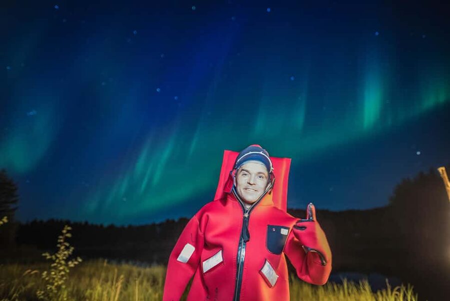 Rovaniemi: Arctic Ice Floating and Northern Lights Tour - What the three-hour schedule feels like