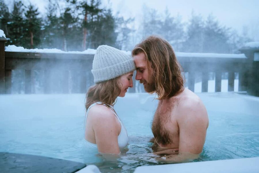 Rovaniemi: Arctic Snow Hotel Tour and Snow Sauna Experience - Snow rooms that are rebuilt for the Arctic season