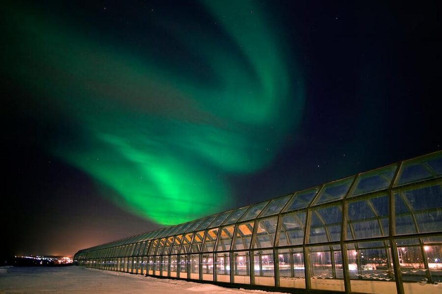 Rovaniemi: Arktikum Science Centre and Museum Entry Ticket - The glass corridor makes the entrance memorable