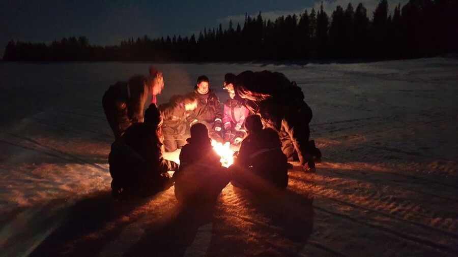 Rovaniemi: Aurora Borealis Snowmobile Safari with Campfire - The aurora stop beside a frozen lake