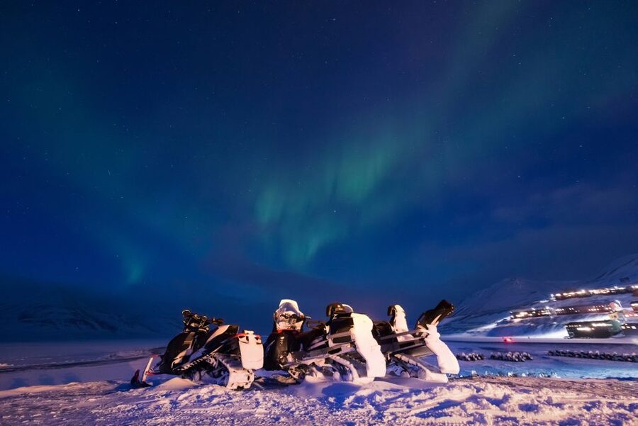 Rovaniemi: Aurora Borealis Snowmobile Safari with Campfire - Warm clothing, cold-weather limits, and safety