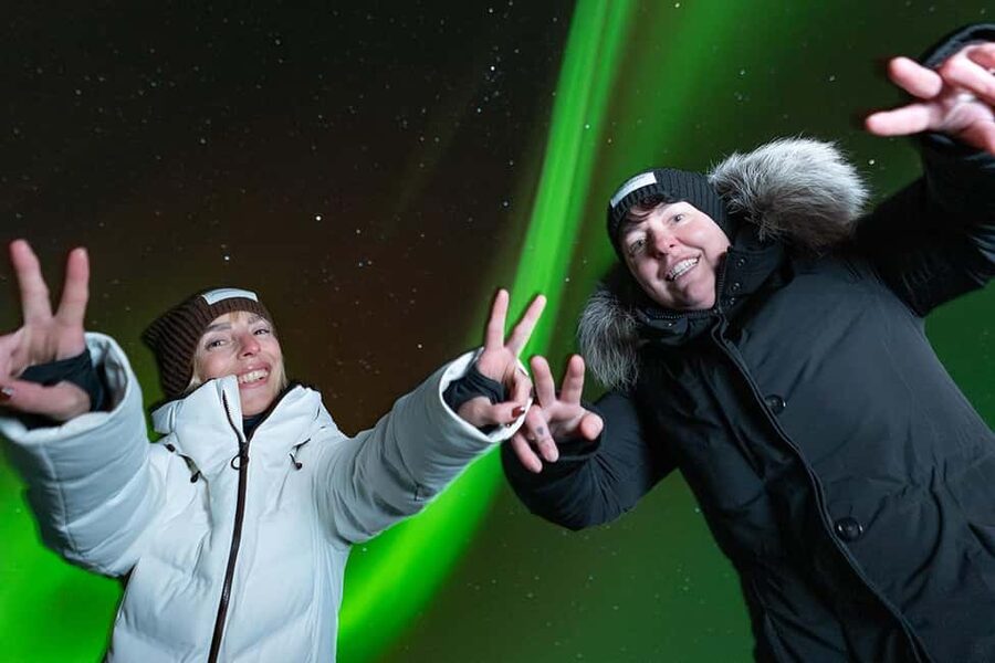 Rovaniemi: Aurora Hunt with Money-Back Guarantee and Photo - Why this Rovaniemi aurora hunt is different