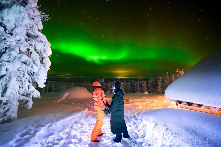 Rovaniemi: Aurora Hunt with Money-Back Guarantee and Photo - Who will enjoy this most