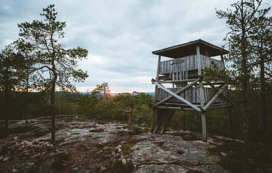 Rovaniemi: Auttiköngäs Waterfalls Hike Tour & Barbeque - Auttiköngäs waterfalls, forests, and wooden bridges