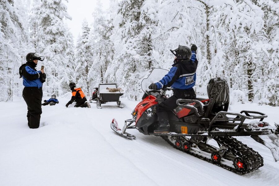 Rovaniemi: Easy Snowmobile Safari - Getting dressed for the Arctic