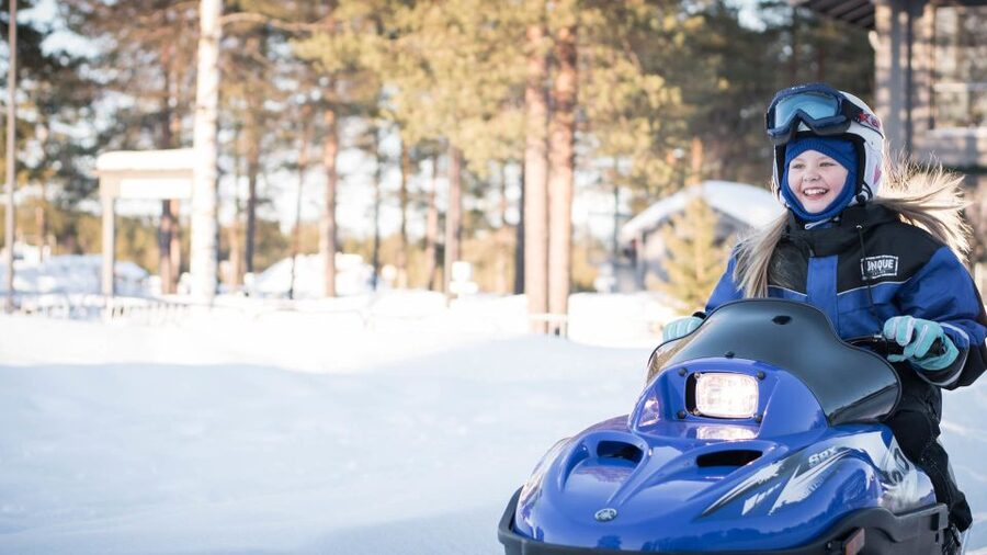 Rovaniemi: Family Snowmobile Safari with Campfire and Snacks - Who will enjoy this safari most