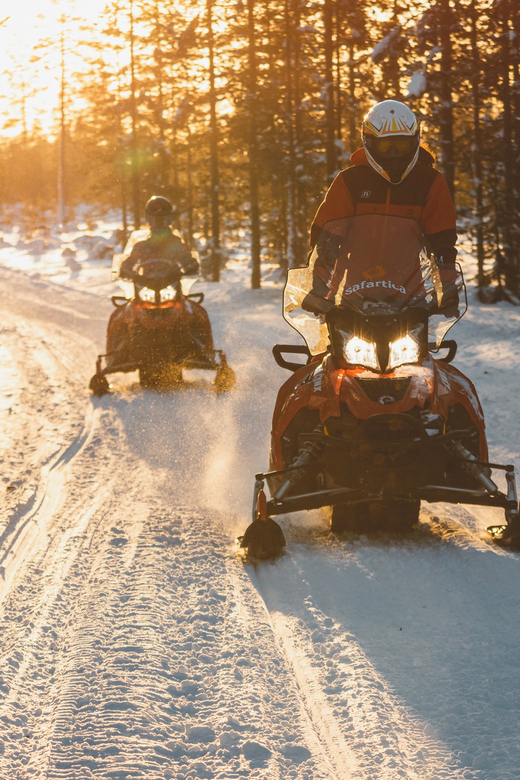 Rovaniemi: Family Snowmobile Trip with Guide and Picnic - The campfire picnic and grilled sausages
