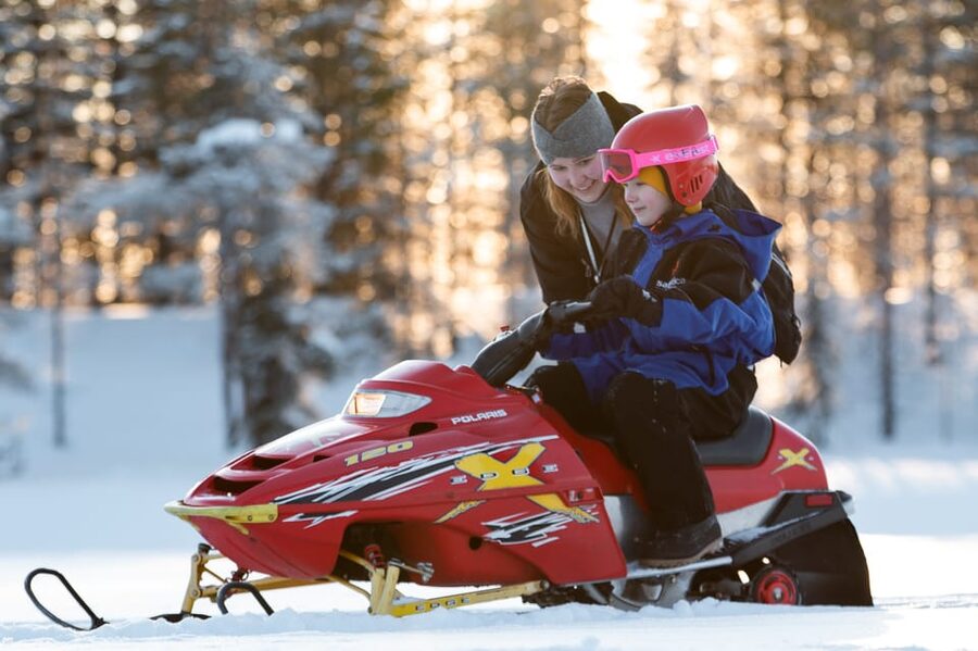 Rovaniemi: Family Snowmobile Trip with Guide and Picnic - The guide can make the difference