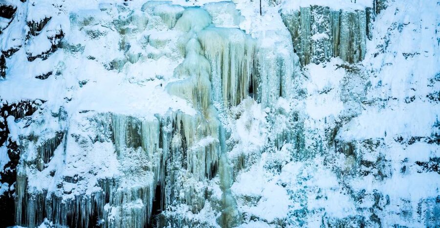 Rovaniemi: Frozen Waterfalls of Korouoma Canyon & Pro Photos - A guide who is also your photographer