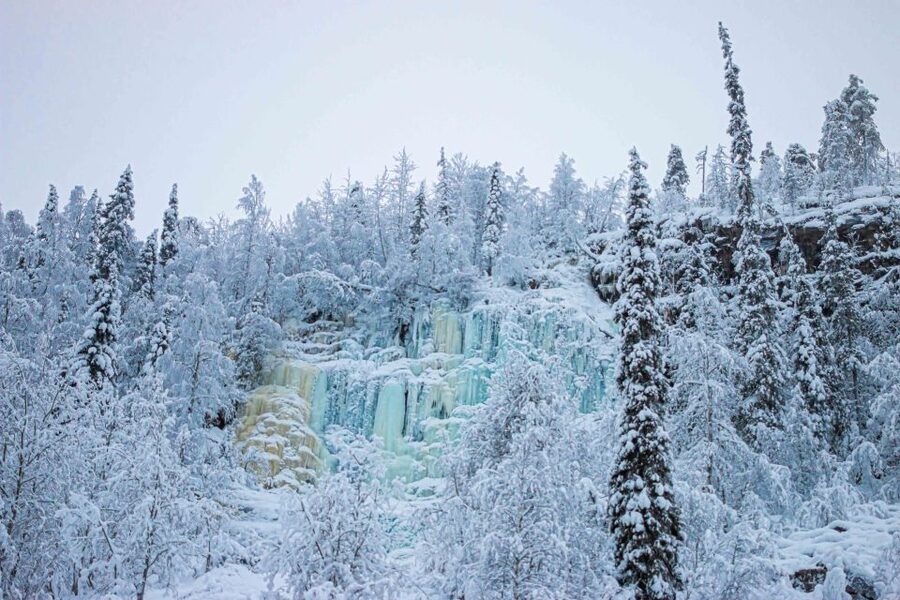 Rovaniemi: Frozen Waterfalls of Korouoma Canyon & Pro Photos - Getting ready for a real winter trail