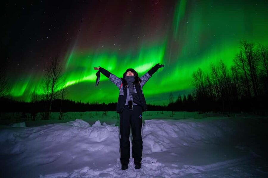 Rovaniemi: Guaranteed Northern Lights Tour with Photos - Who will get the most from this tour