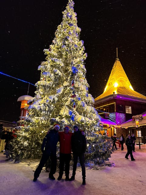 Rovaniemi: Guided Tour of Santa Claus Village - Snowman World, with admission charged separately