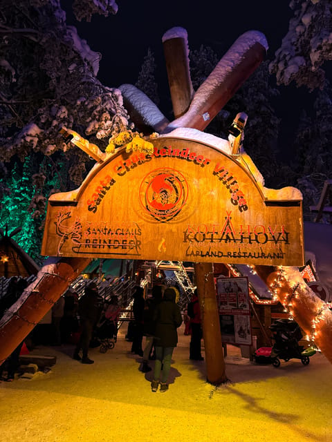 Rovaniemi: Guided Tour of Santa Claus Village - A second photo stop and a final village walk